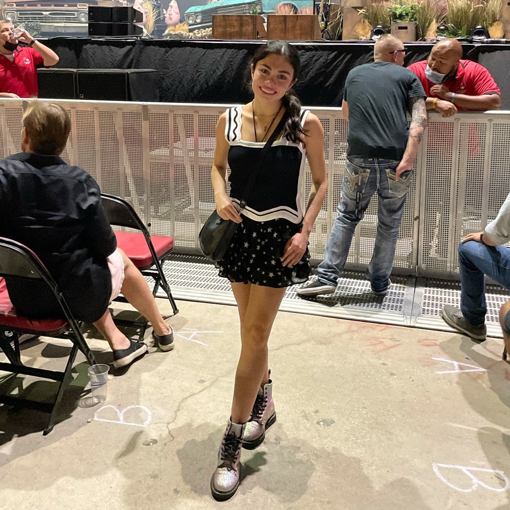 Meet your Posher, Isabella